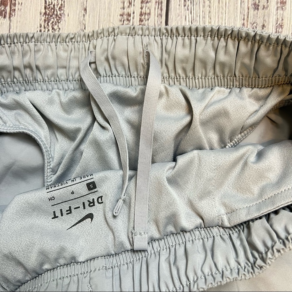 Nike Light Gray 3” Tempo Shorts. Size Small. - Picture 8 of 14